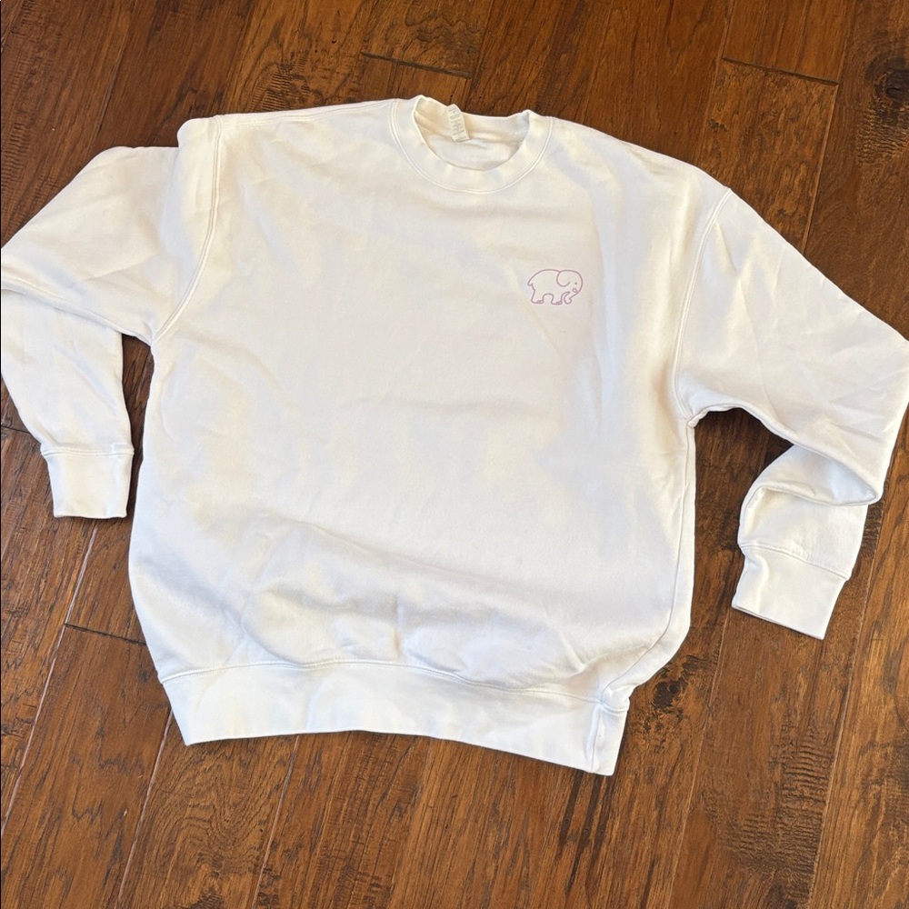 Ivory Ella Large crew neck sweatshirt like new